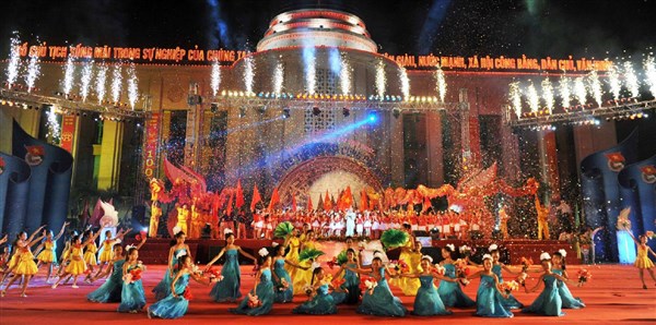 LỄ HỘI "TUỔI TRẺ THĂNG HOA CÙNG ĐẤT NƯỚC" 2010