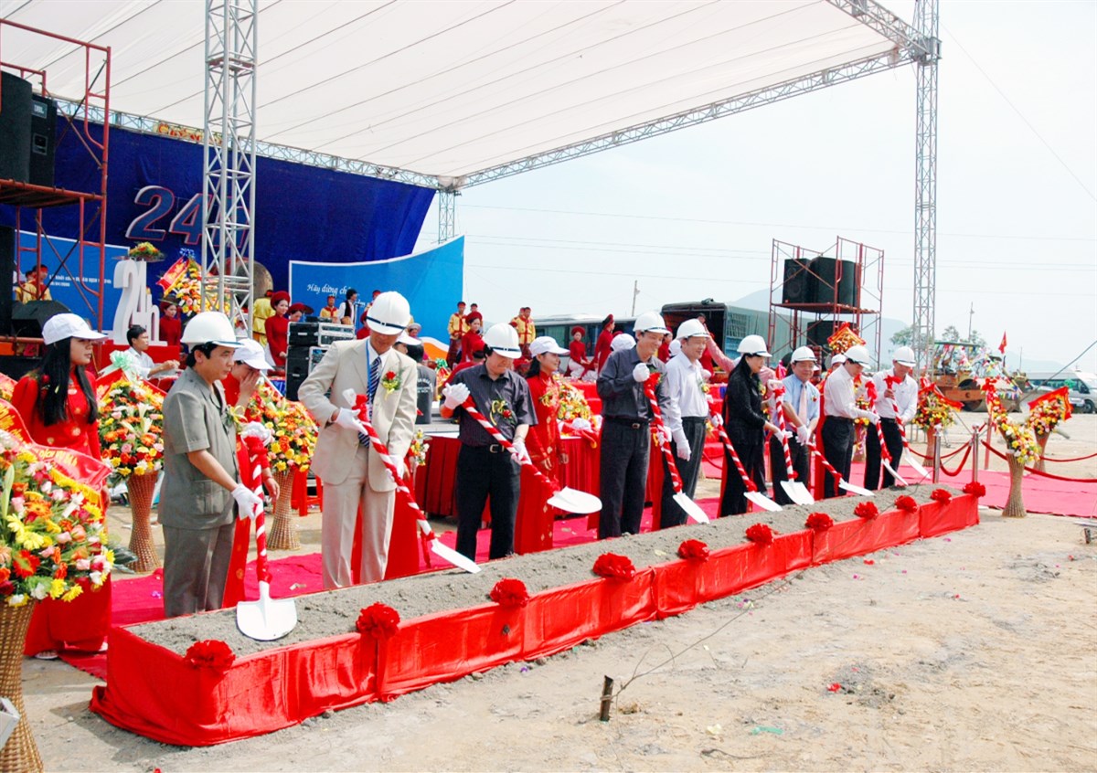 LỄ KHỞI CÔNG, ĐỘNG THỔ