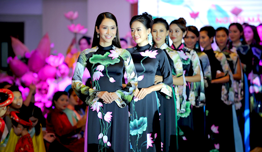 CUỘC THI NGƯỜI ĐẸP VÀ NGƯỜI MẪU